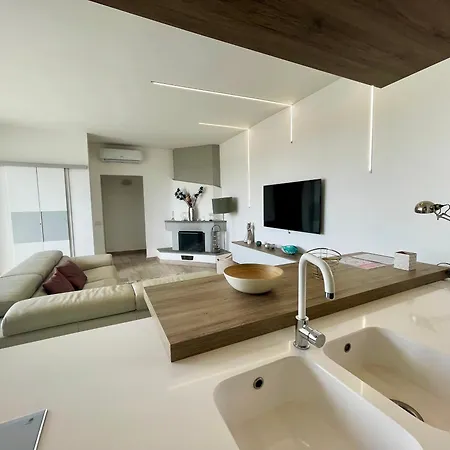 Penthouse With View Of * Rom