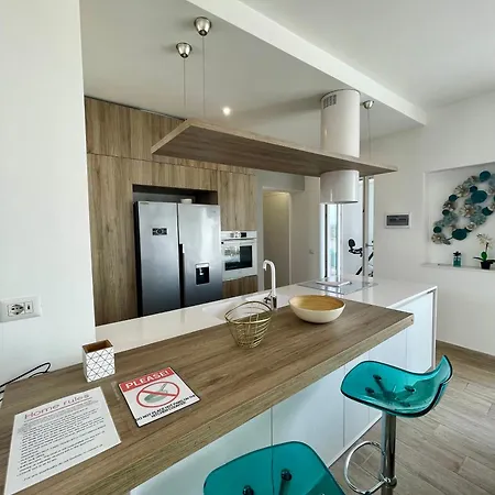 Penthouse With View Of Lägenhet Rom